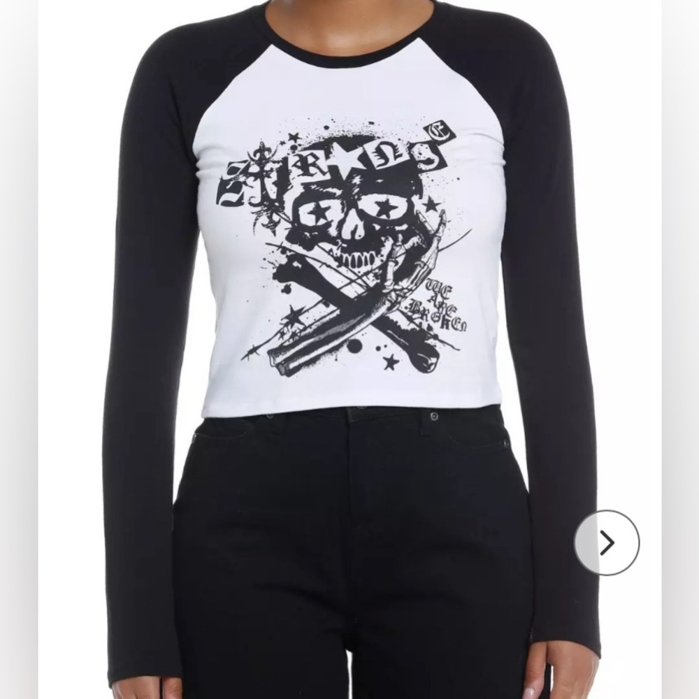 Hot Topic Strange Skull Crop Raglan Long-Sleeve T-Shirt Size M (7/9)